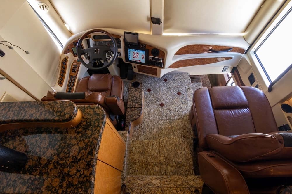 2010 Prevost Millennium H3-45 Motorcoach - Image 36