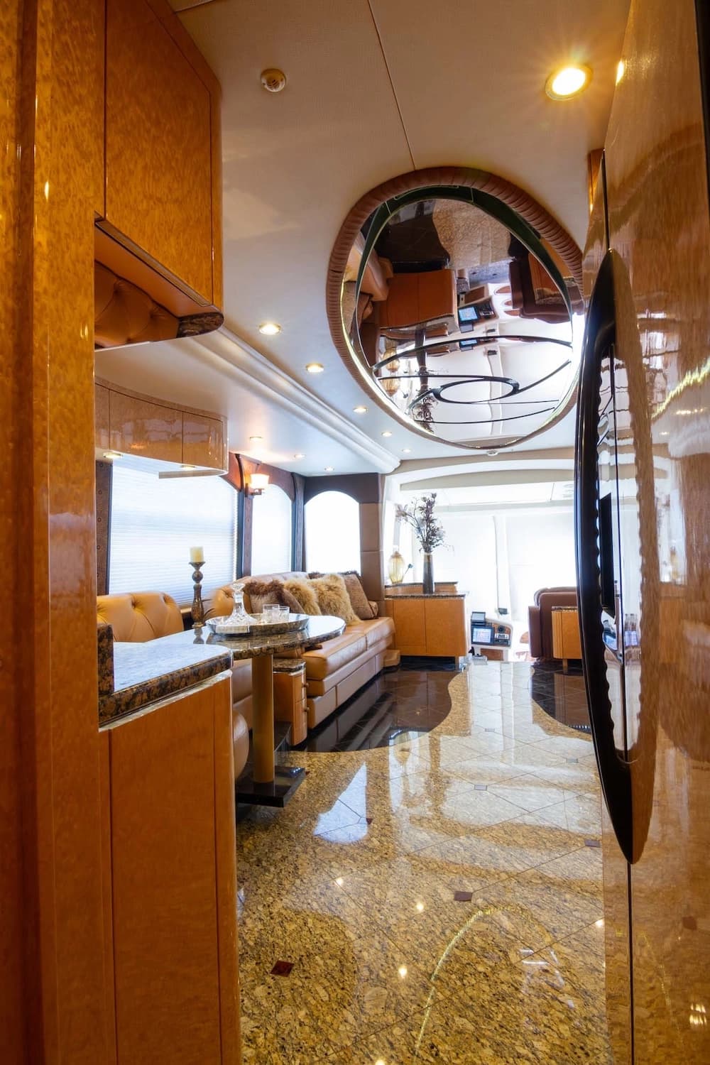 2010 Prevost Millennium H3-45 Motorcoach - Image 48