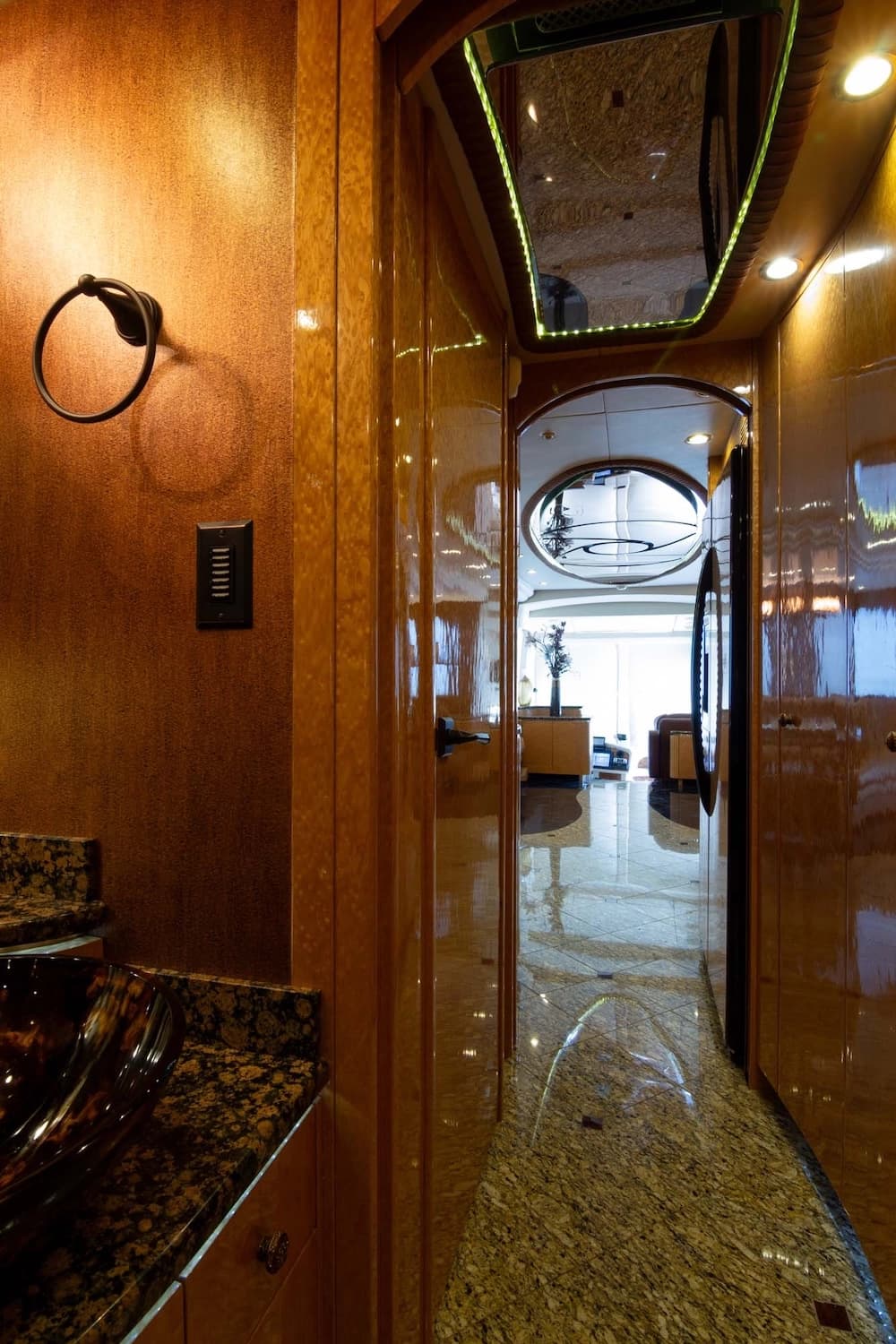 2010 Prevost Millennium H3-45 Motorcoach - Image 49