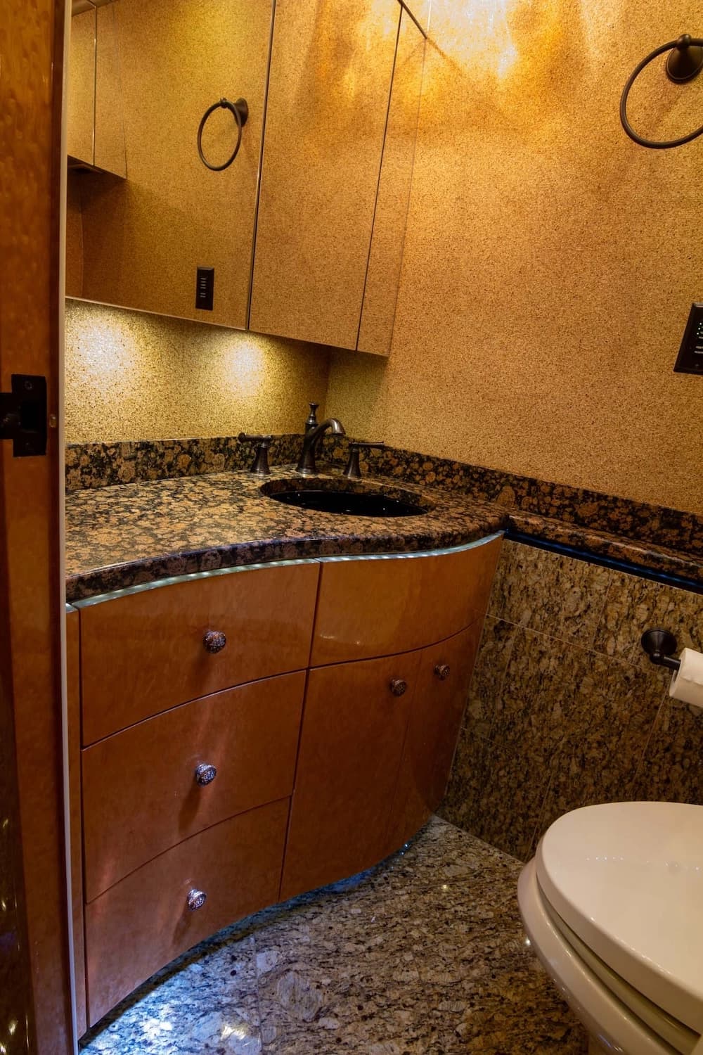 2010 Prevost Millennium H3-45 Motorcoach - Image 50