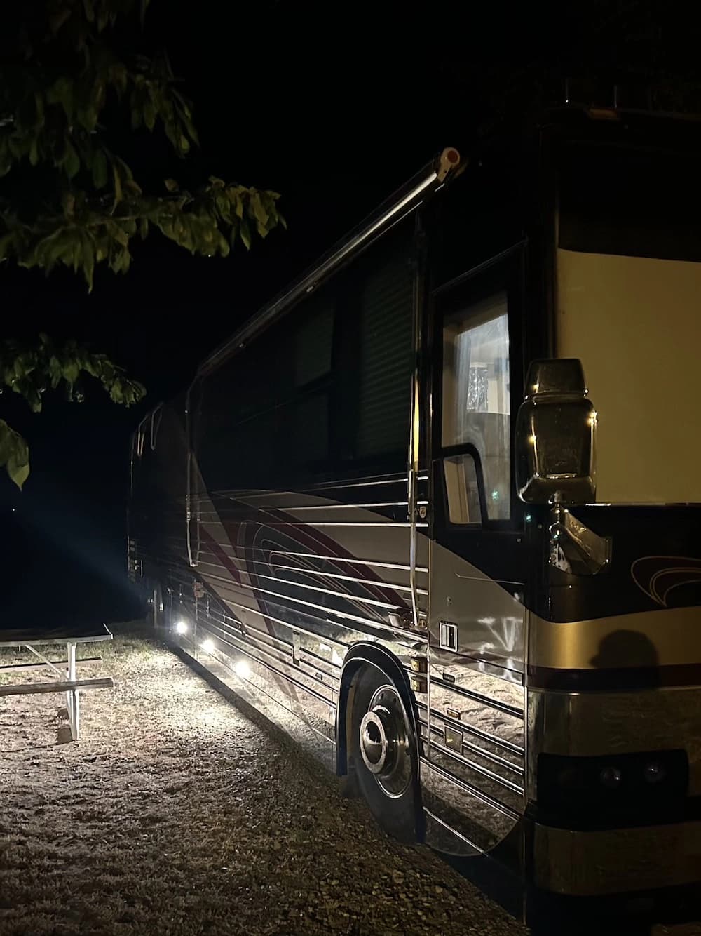 2002 Prevost Country Coach XLII Motorcoach - Image 14