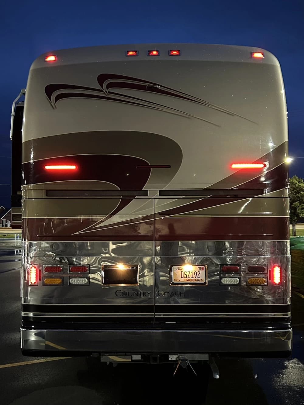 2002 Prevost Country Coach XLII Motorcoach - Image 18