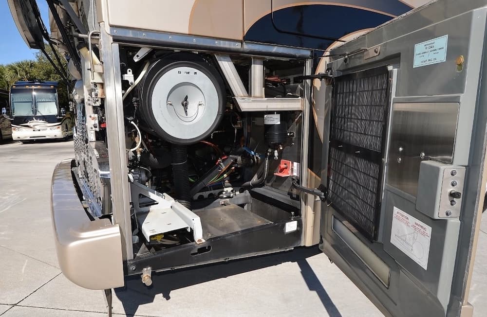 2011 Prevost Liberty Elegant Lady H3-45 Motorcoach - Image 12