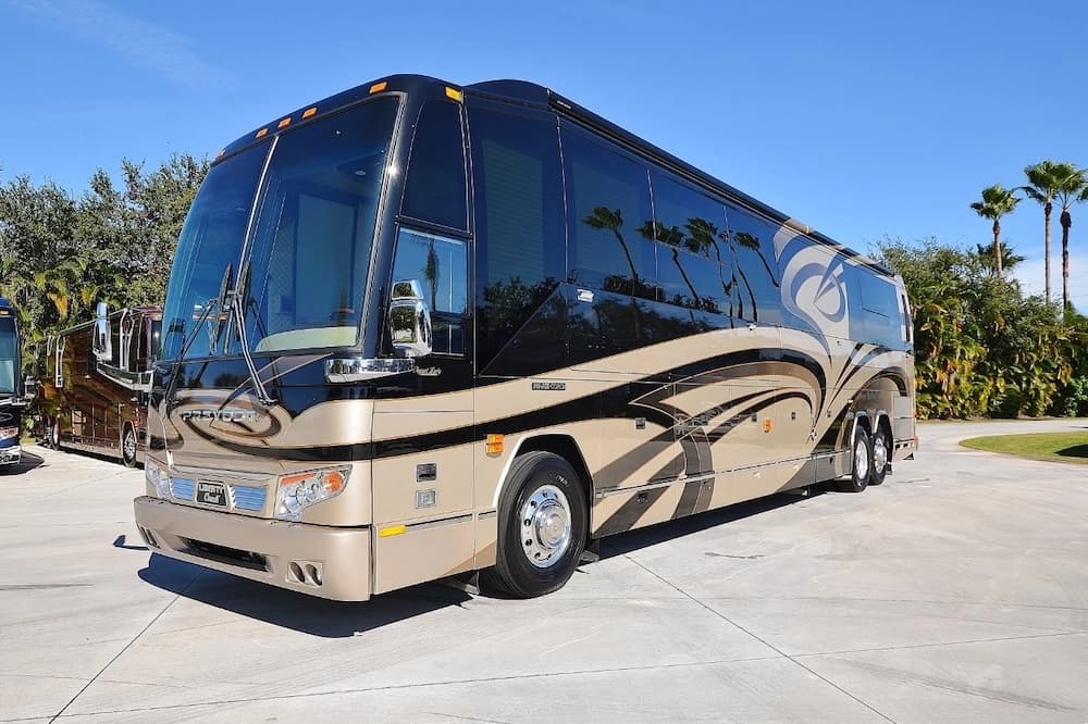 2011 Prevost Liberty Elegant Lady H3-45 Motorcoach - Image 14
