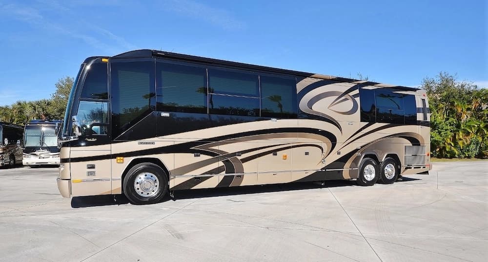 2011 Prevost Liberty Elegant Lady H3-45 Motorcoach - Image 15