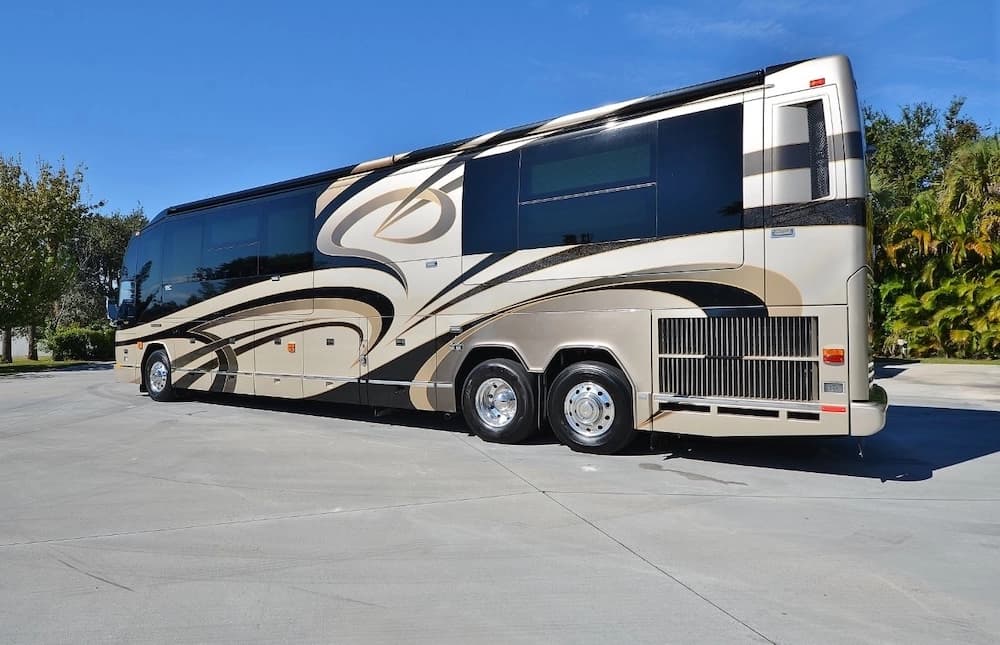 2011 Prevost Liberty Elegant Lady H3-45 Motorcoach - Image 17