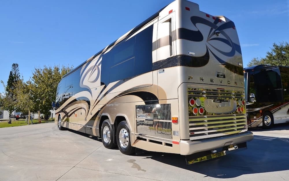 2011 Prevost Liberty Elegant Lady H3-45 Motorcoach - Image 18