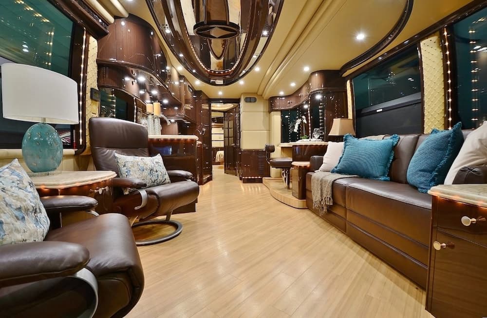 2011 Prevost Liberty Elegant Lady H3-45 Motorcoach - Image 23