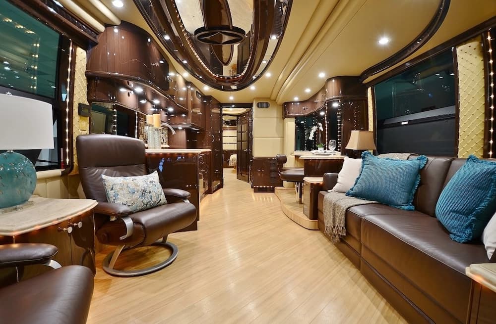 2011 Prevost Liberty Elegant Lady H3-45 Motorcoach - Image 24