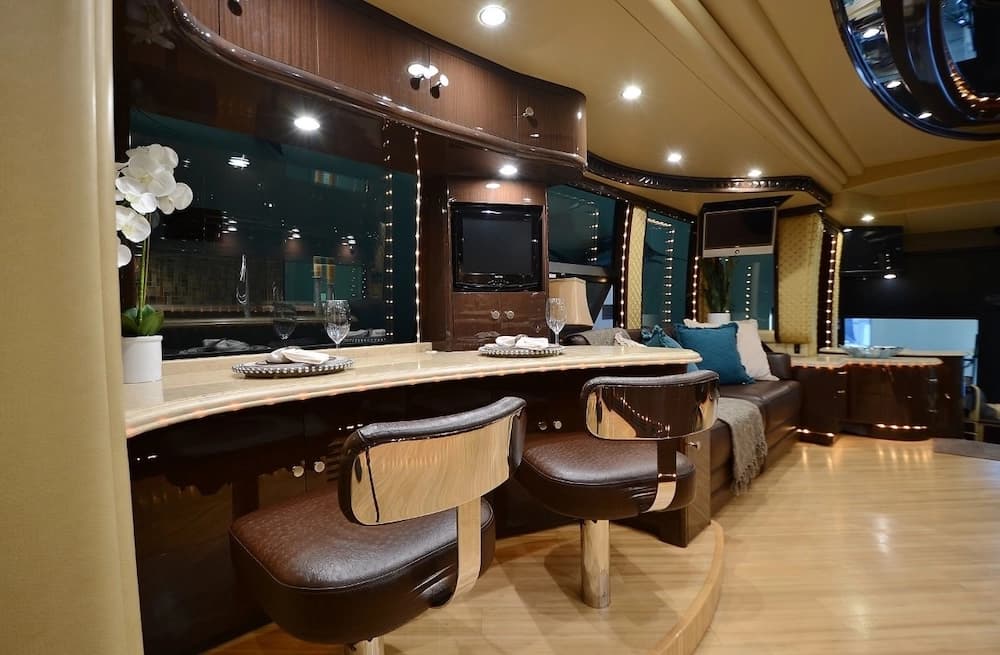 2011 Prevost Liberty Elegant Lady H3-45 Motorcoach - Image 28