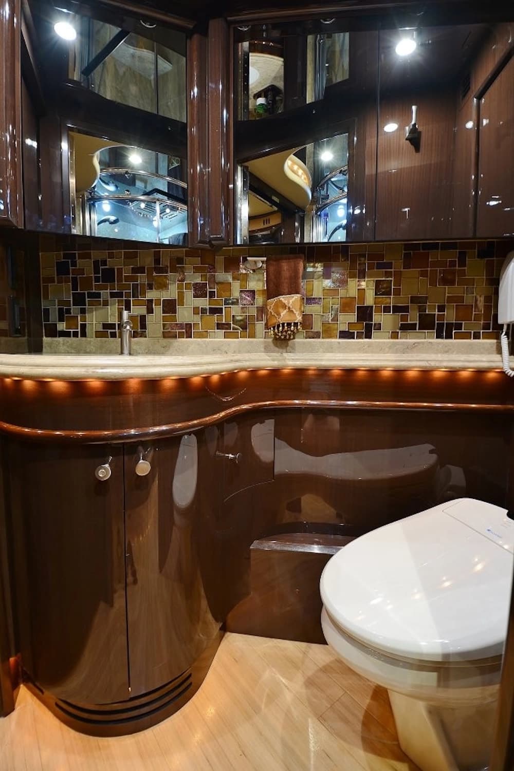 2011 Prevost Liberty Elegant Lady H3-45 Motorcoach - Image 32