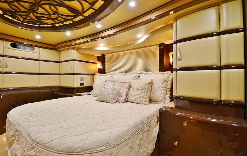 2011 Prevost Liberty Elegant Lady H3-45 Motorcoach - Image 36