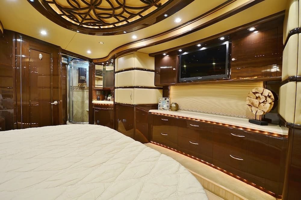 2011 Prevost Liberty Elegant Lady H3-45 Motorcoach - Image 41