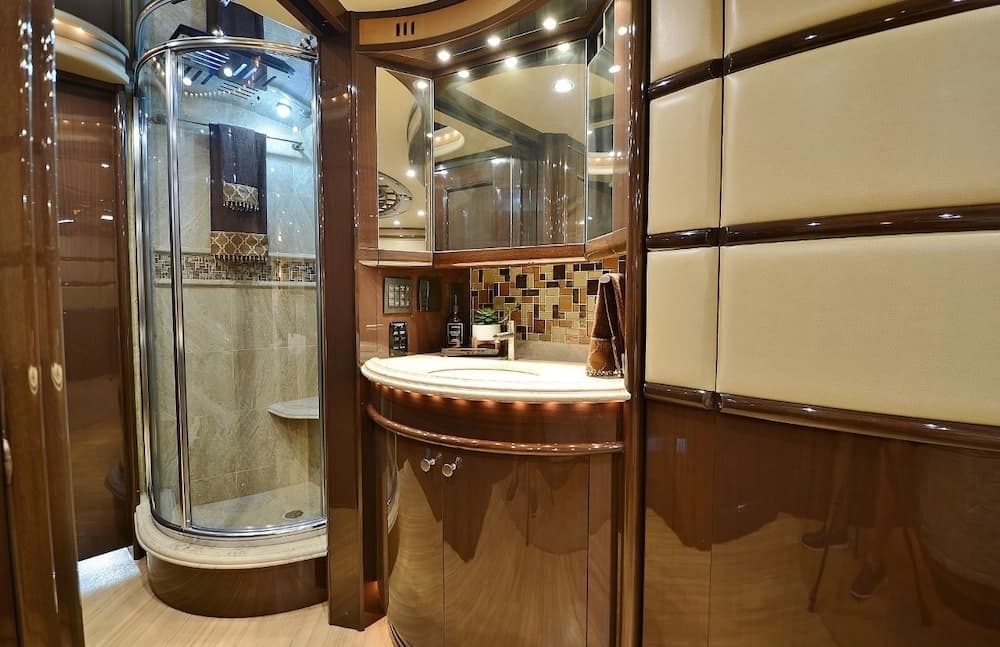 2011 Prevost Liberty Elegant Lady H3-45 Motorcoach - Image 45