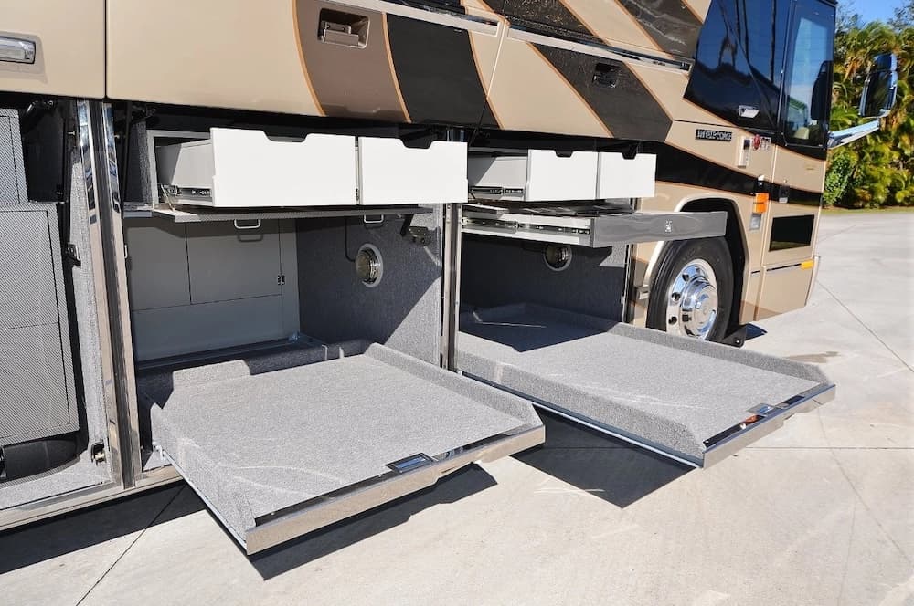 2011 Prevost Liberty Elegant Lady H3-45 Motorcoach - Image 8