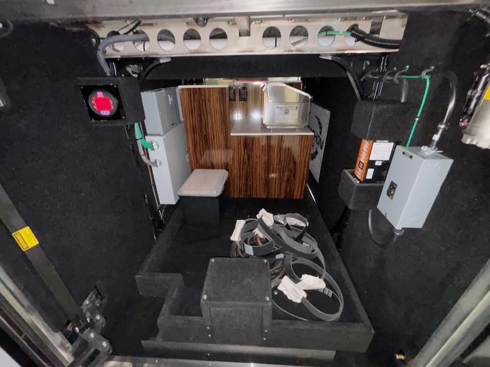 2016 Prevost Marathon H3-45 Motorcoach - Image 14