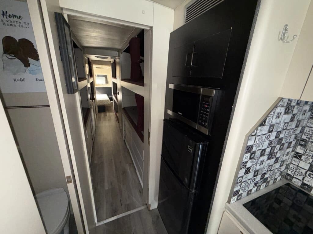 1996 Prevost XL Entertainer Motorcoach - Image 13