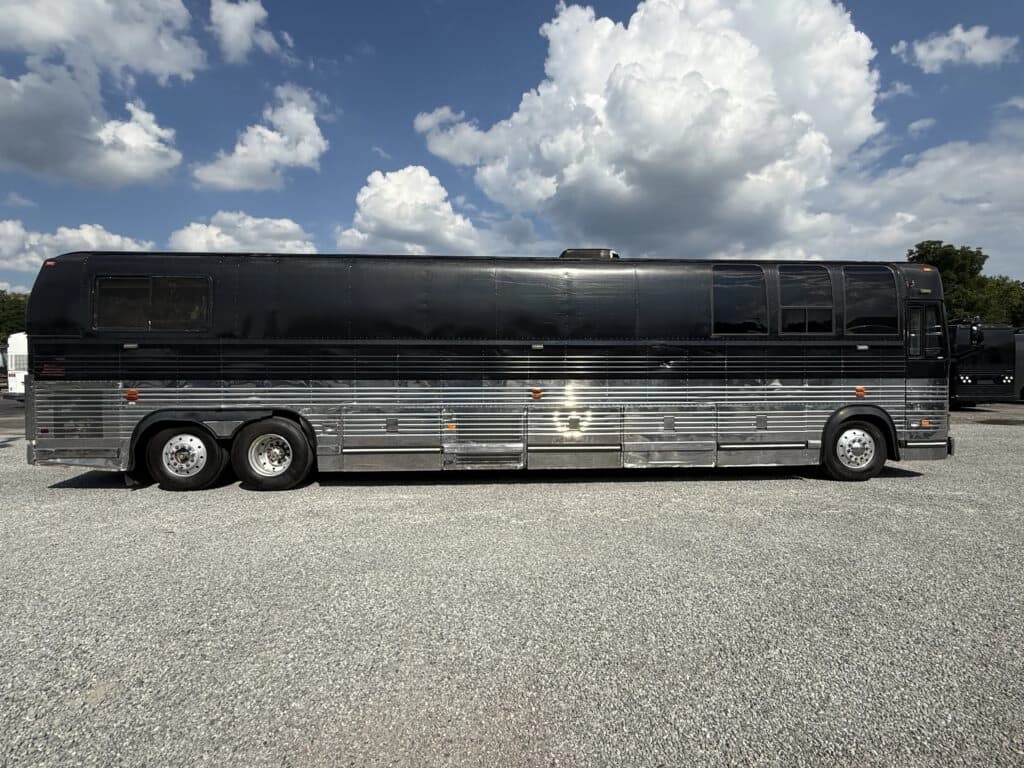 1996 Prevost XL Entertainer Motorcoach - Image 6