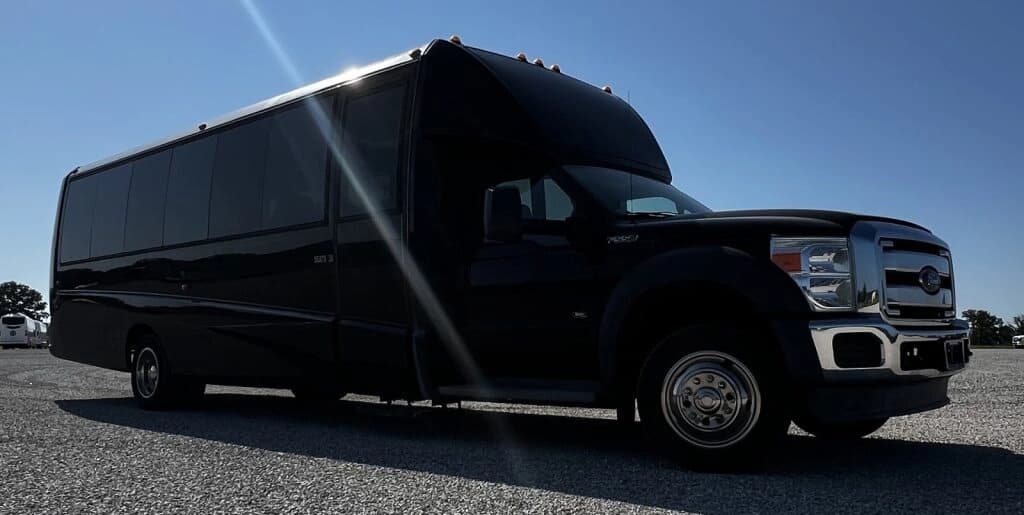 2015 Ford F550 Grech GM33 Shuttle Bus - Image 2