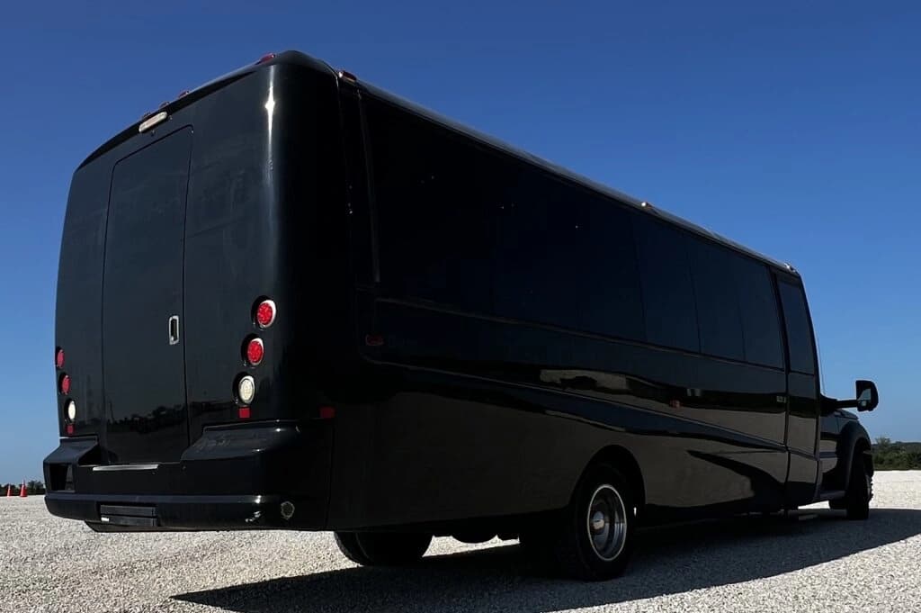 2015 Ford F550 Grech GM33 Shuttle Bus - Image 4
