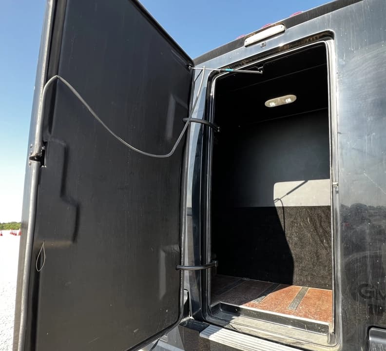 2015 Ford F550 Grech GM33 Shuttle Bus - Image 5