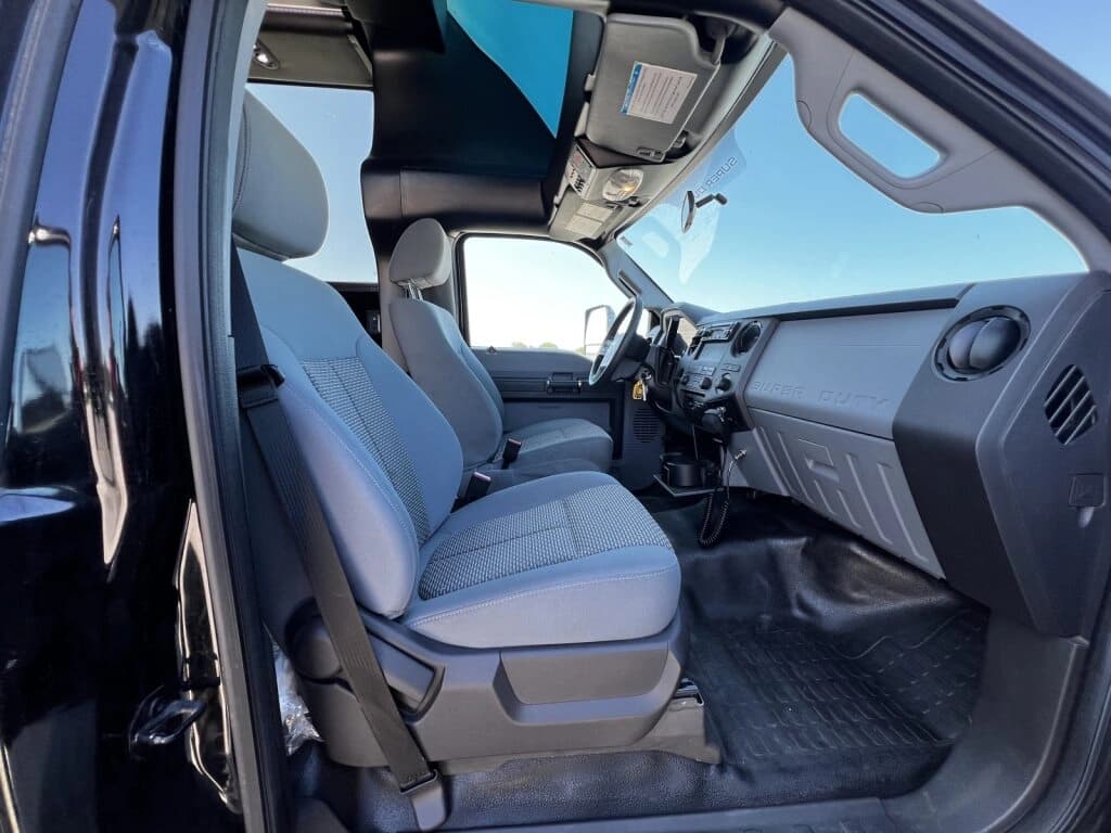 2015 Ford F550 Grech GM33 Shuttle Bus - Image 6