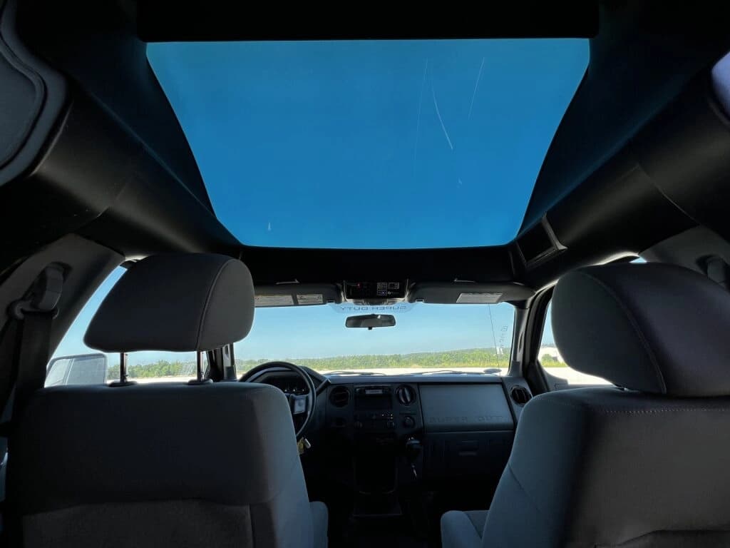 2015 Ford F550 Grech GM33 Shuttle Bus - Image 10