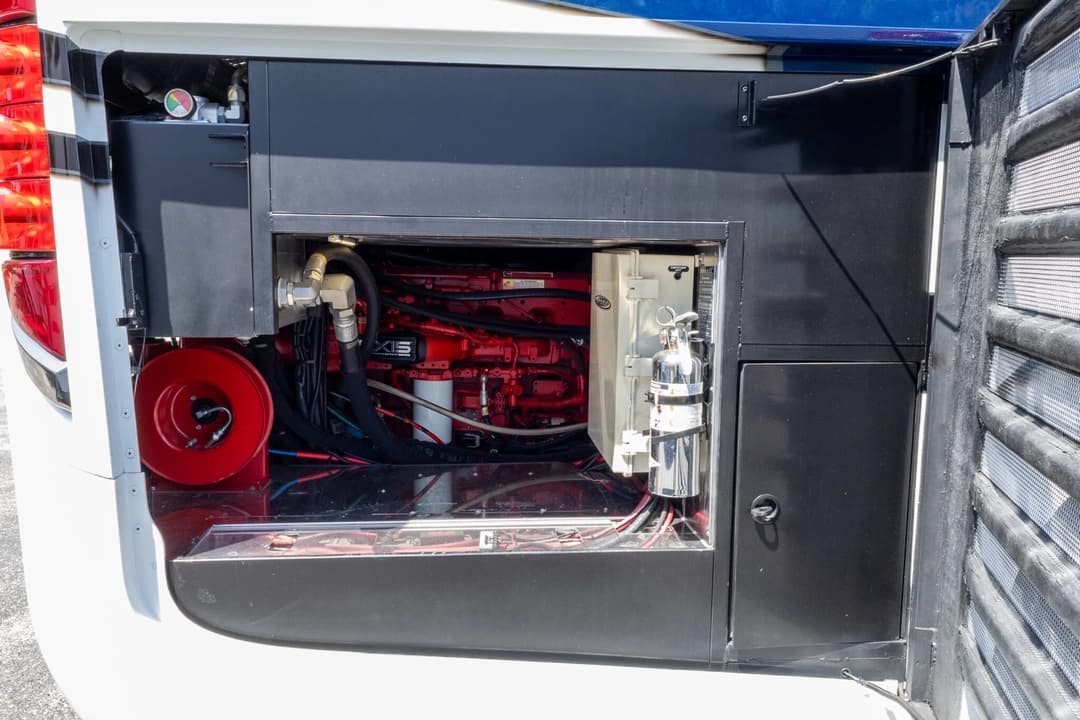 2020 Newell P50 Quad Motorhome - Image 34