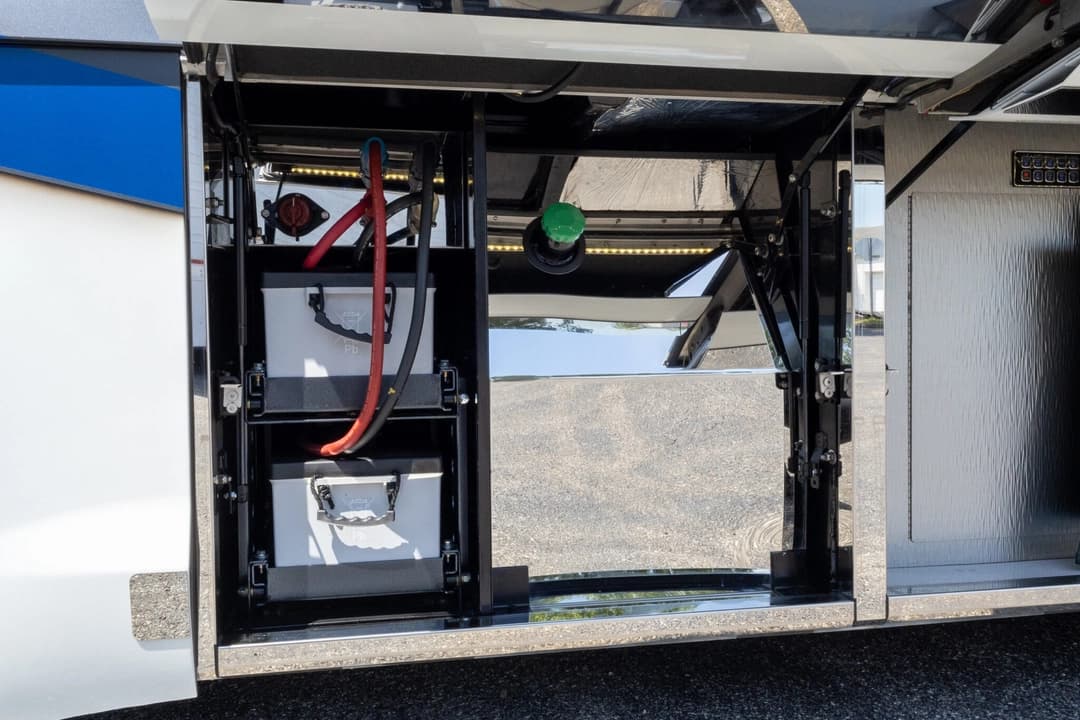 2020 Newell P50 Quad Motorhome - Image 35