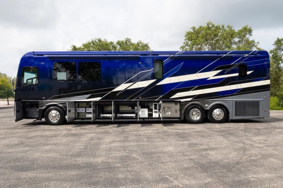 2023 Foretravel Realm LVMS Motorhome - Image 34