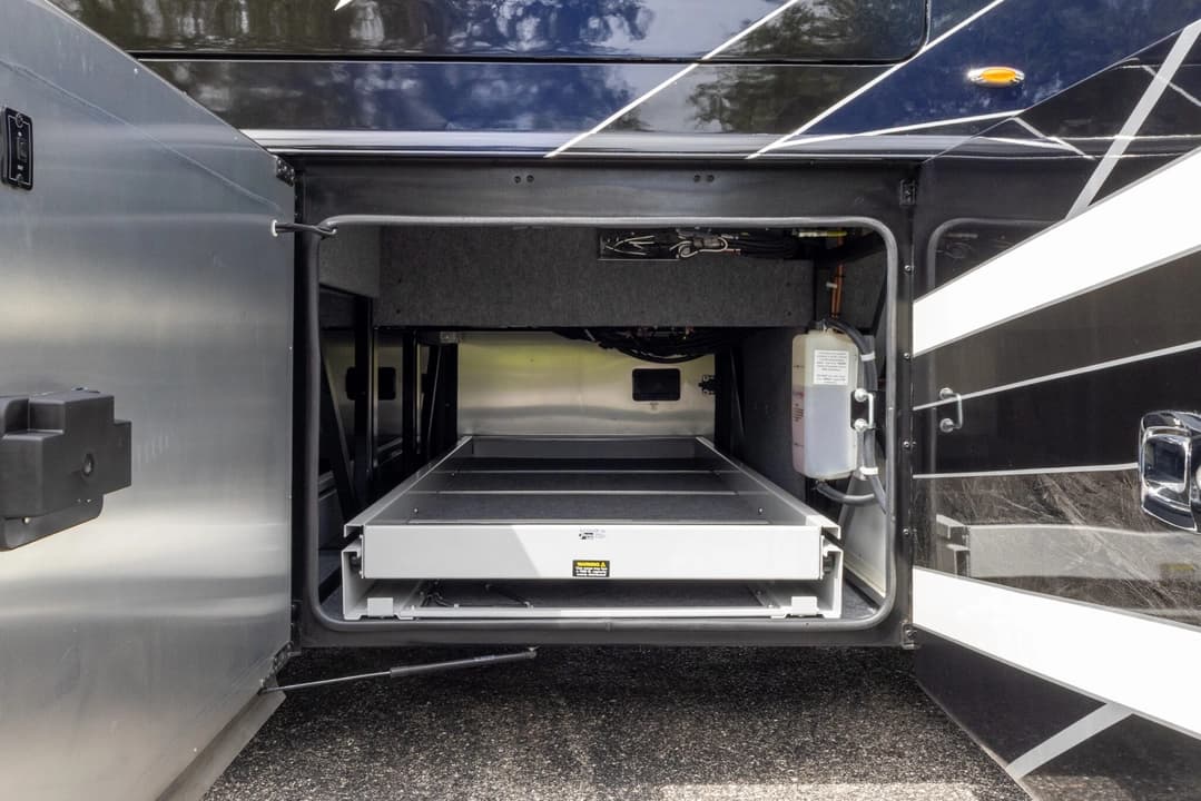 2023 Foretravel Realm LVMS Motorhome - Image 44