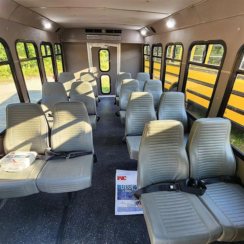 2024 Chevrolet VIP 2200 Diamond Coach Shuttle Bus - Image 3