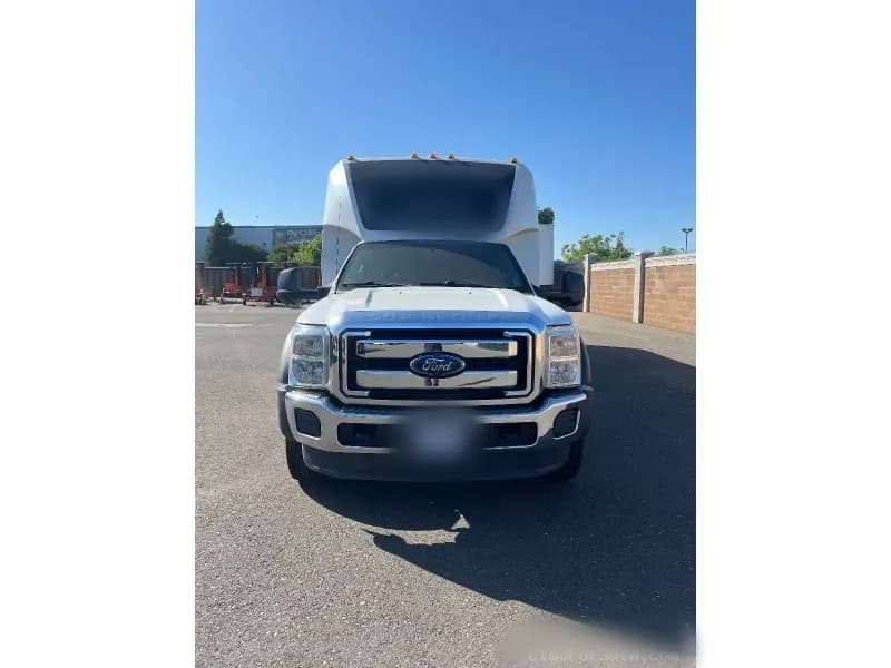 2015 Ford F-550 Shuttle Bus - Image 2