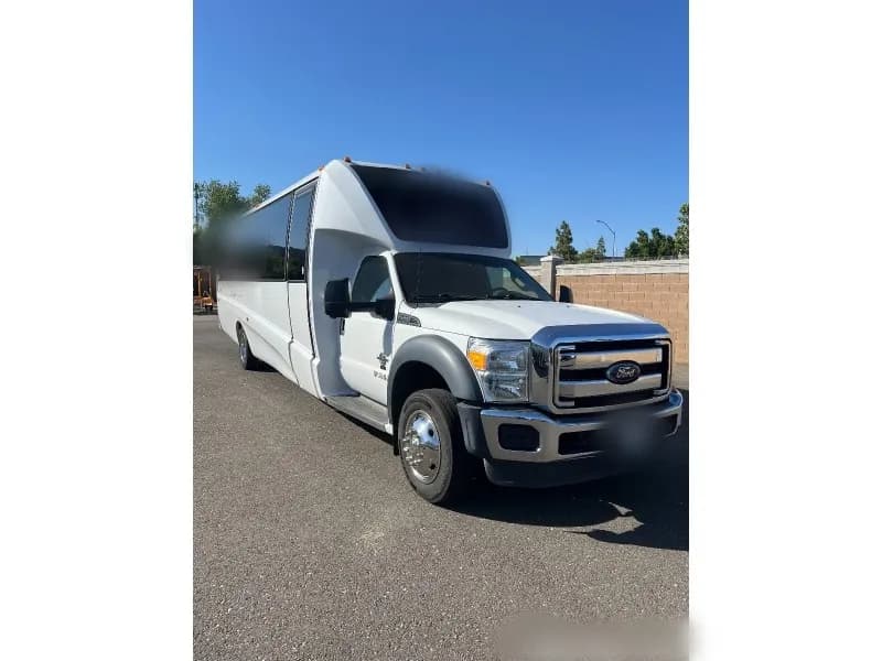 2015 Ford F-550 Shuttle Bus - Image 1