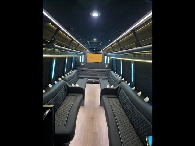 2017 Ford E450 Limo Bus - Image 6