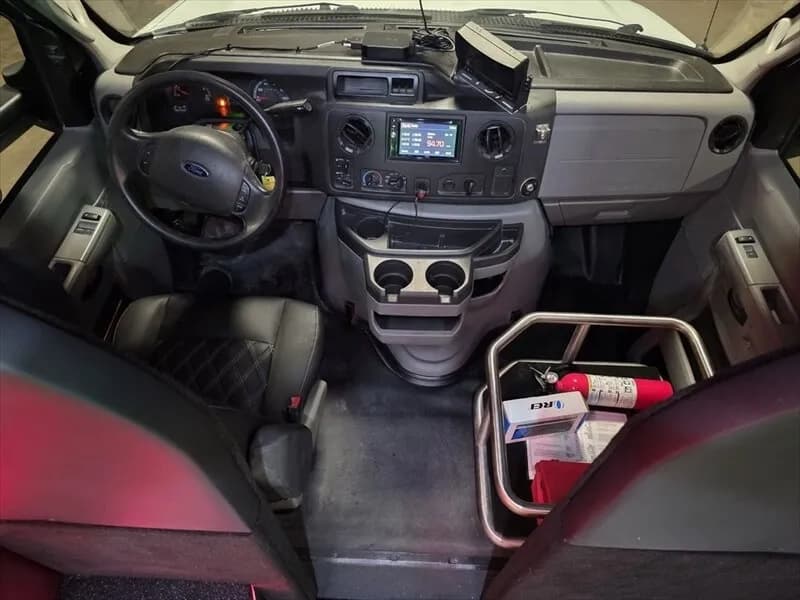 2017 Ford E450 Limo Bus - Image 17