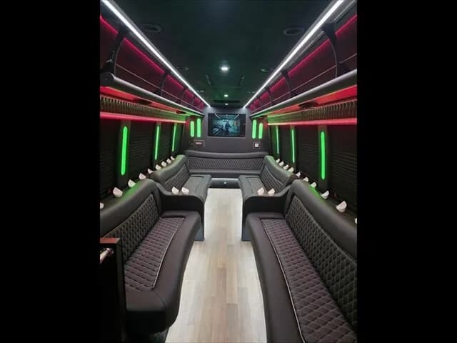 2017 Ford E450 Limo Bus - Image 18