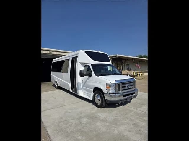 2017 Ford E450 Limo Bus - Image 3