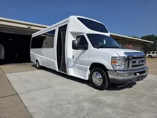 2017 Ford E450 bus