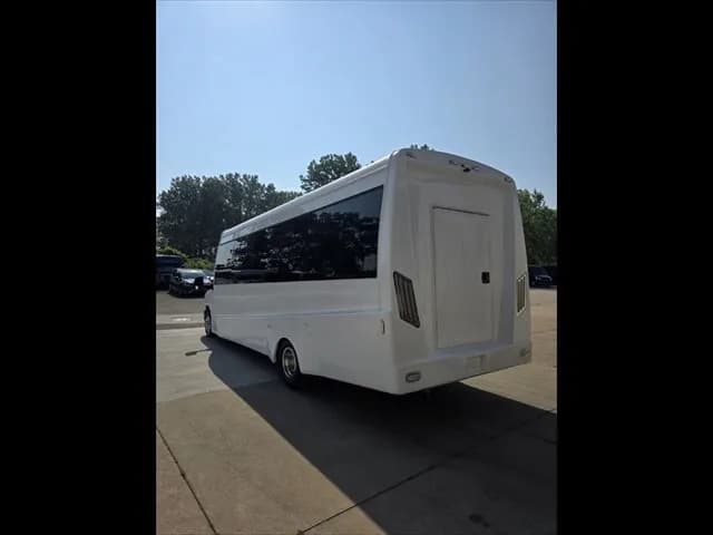 2017 Ford E450 Limo Bus - Image 4