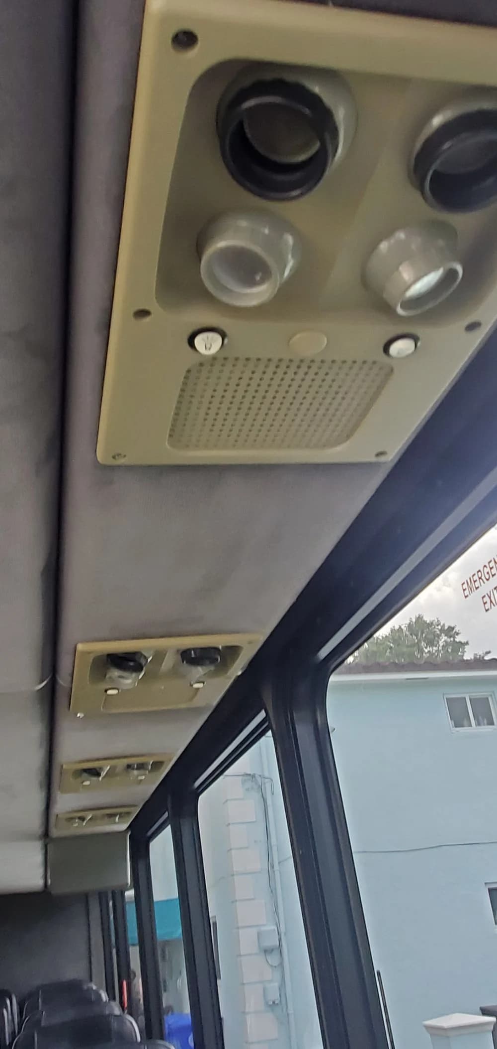 2012 Freightliner 30P Lux Shuttle - Image 19