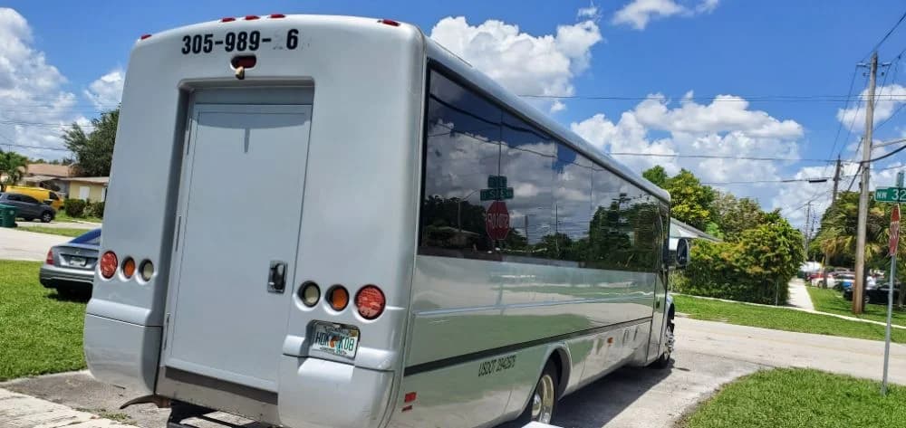 2012 Freightliner 30P Lux Shuttle - Image 8
