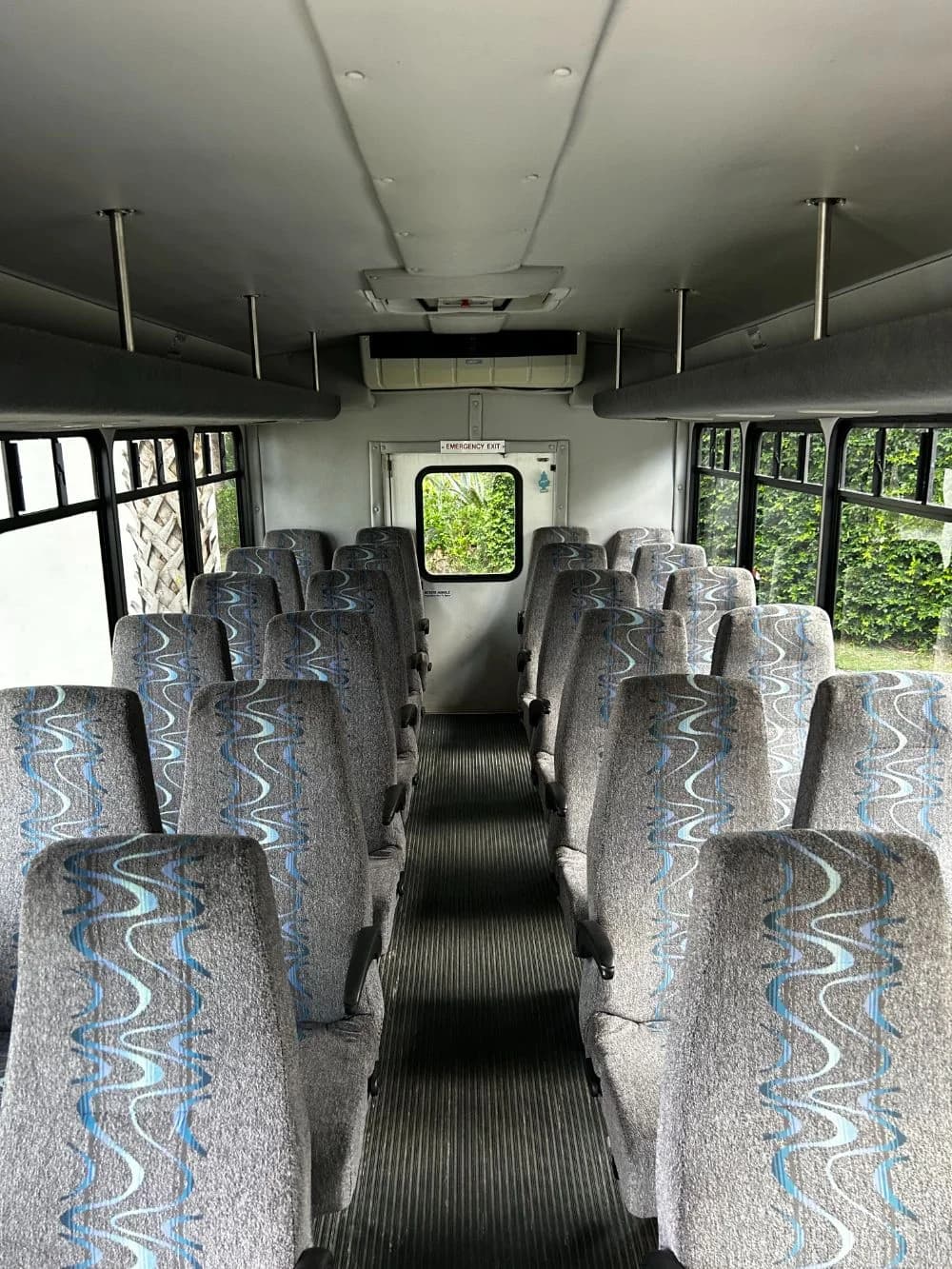 2006 Ford E-450 - Image 11