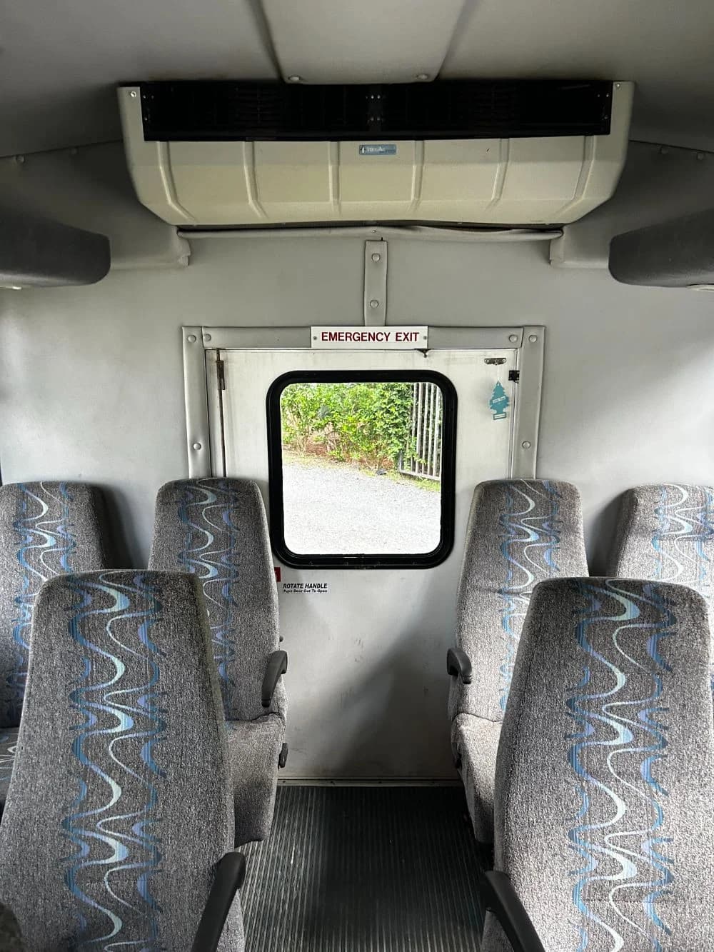 2006 Ford E-450 - Image 13