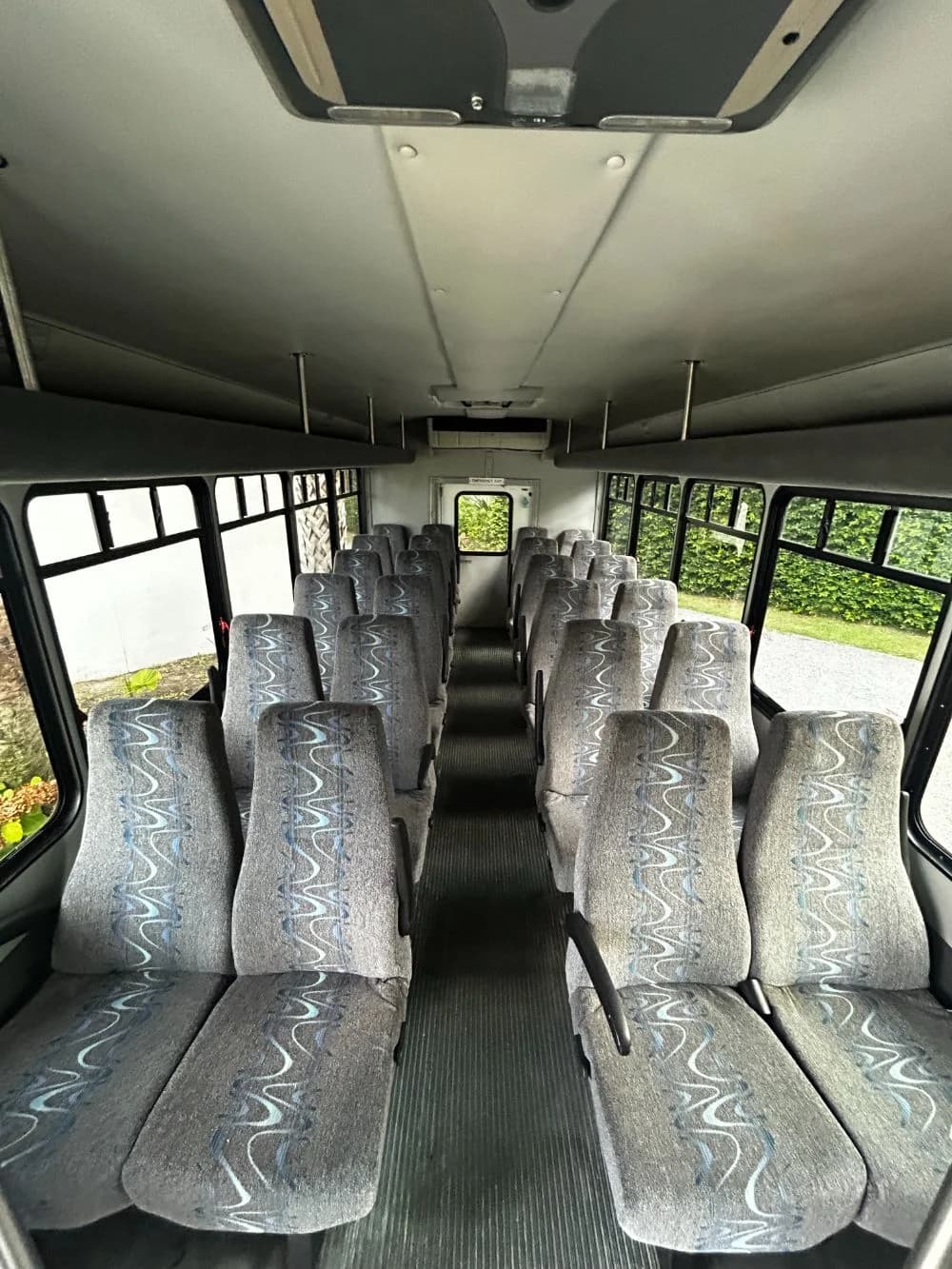 2006 Ford E-450 - Image 6