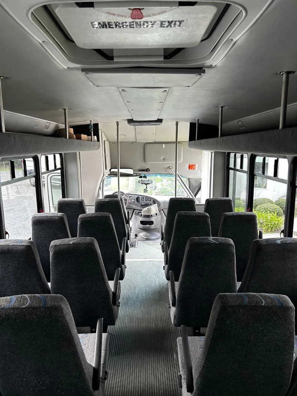 2006 Ford E-450 - Image 8