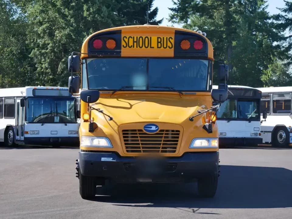 2018 Blue Bird Vision School Bus - Image 12