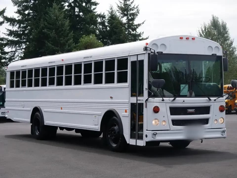 2015 Thomas Built Saf-T-Liner School Bus - Image 1