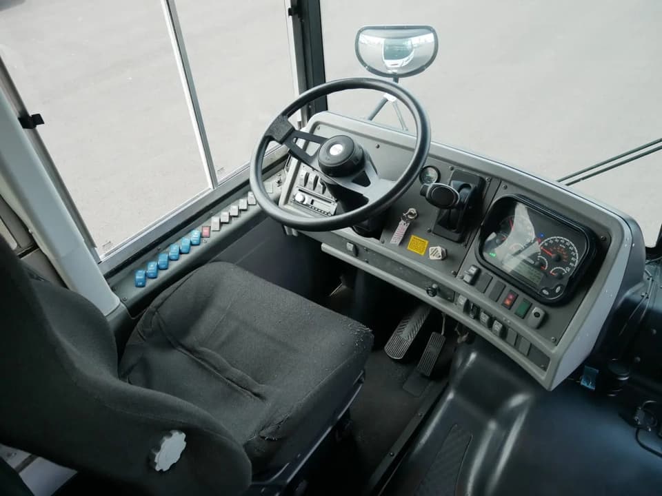 2015 Thomas Built Saf-T-Liner School Bus - Image 4