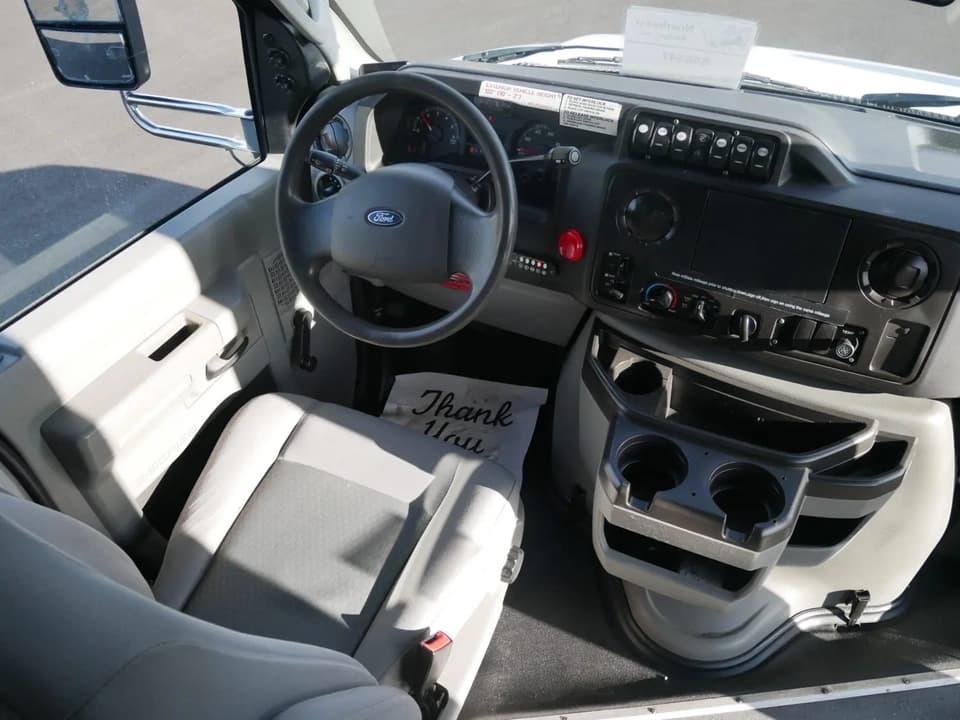 2014 Ford ElDorado Aerotech Shuttle Bus - Image 5